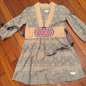 Elegant Gray and Tan Women's Tunic